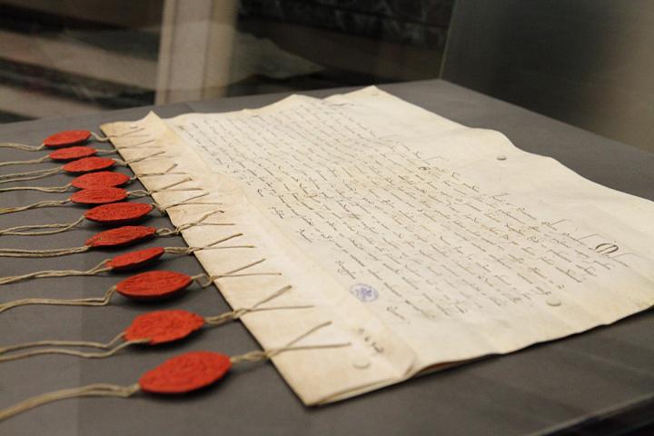 La lettera dei Cardinali del 1294 con cui Pietro Angelerio veniva invitato ad accettare la nomina a Papa (27 agosto)