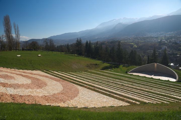 L'Amphisculpture di Beverly Pepper