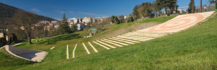 L'Amphisculpture di Beverly Pepper